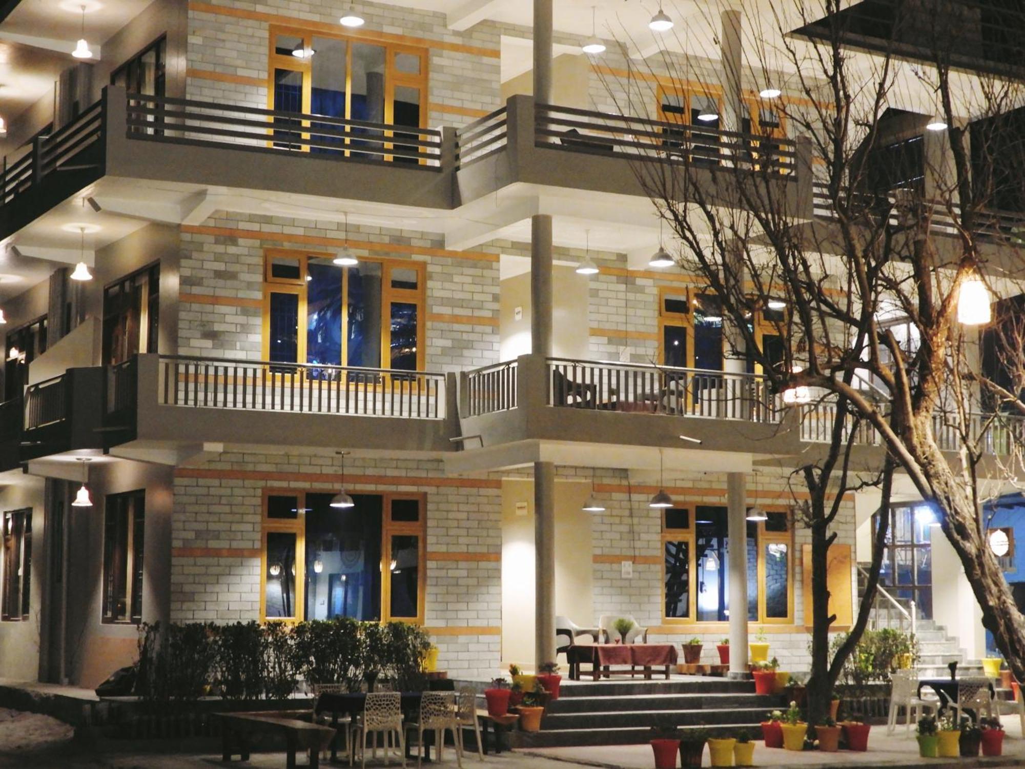 Hotel The Royal Orchard Kasol Exterior foto